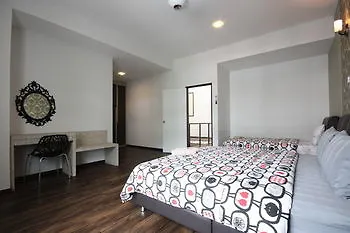 Shamrock Beach Villas Penang Seaview تانجونغ بونغاه 0*,  ماليزيا