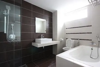 Shamrock Beach Villas Penang Seaview تانجونغ بونغاه